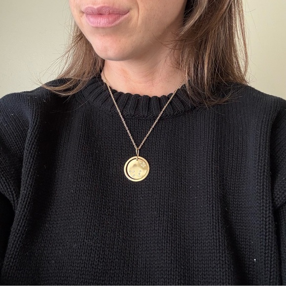 Gold Pendant Necklace - Picture 6 of 6